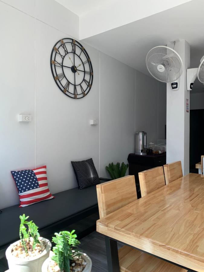 Youniverse Homestay Chiang Mai Luaran gambar